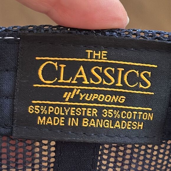 NWT Yupoong navy blue & white snapback trucker hat with Lighthouse embroidery - Picture 6 of 6